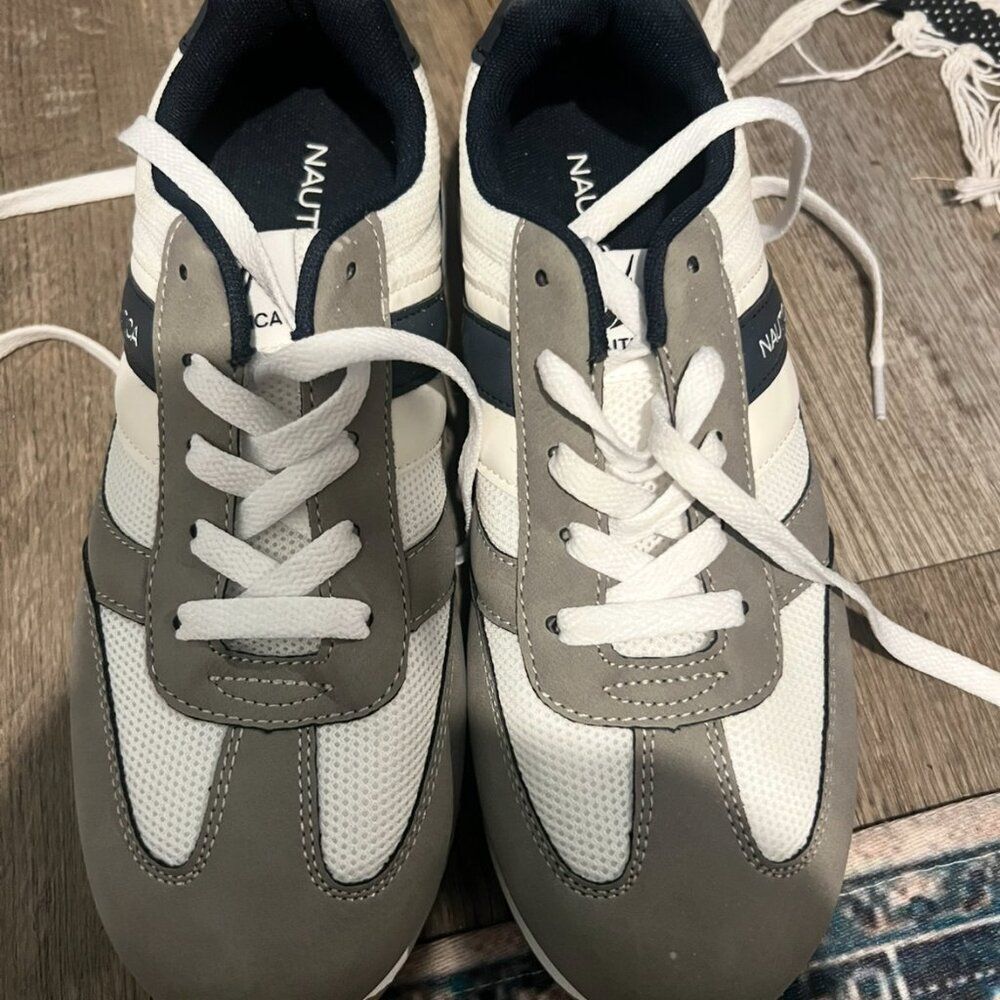 NWOT Boys nautica shoes‎ size 5